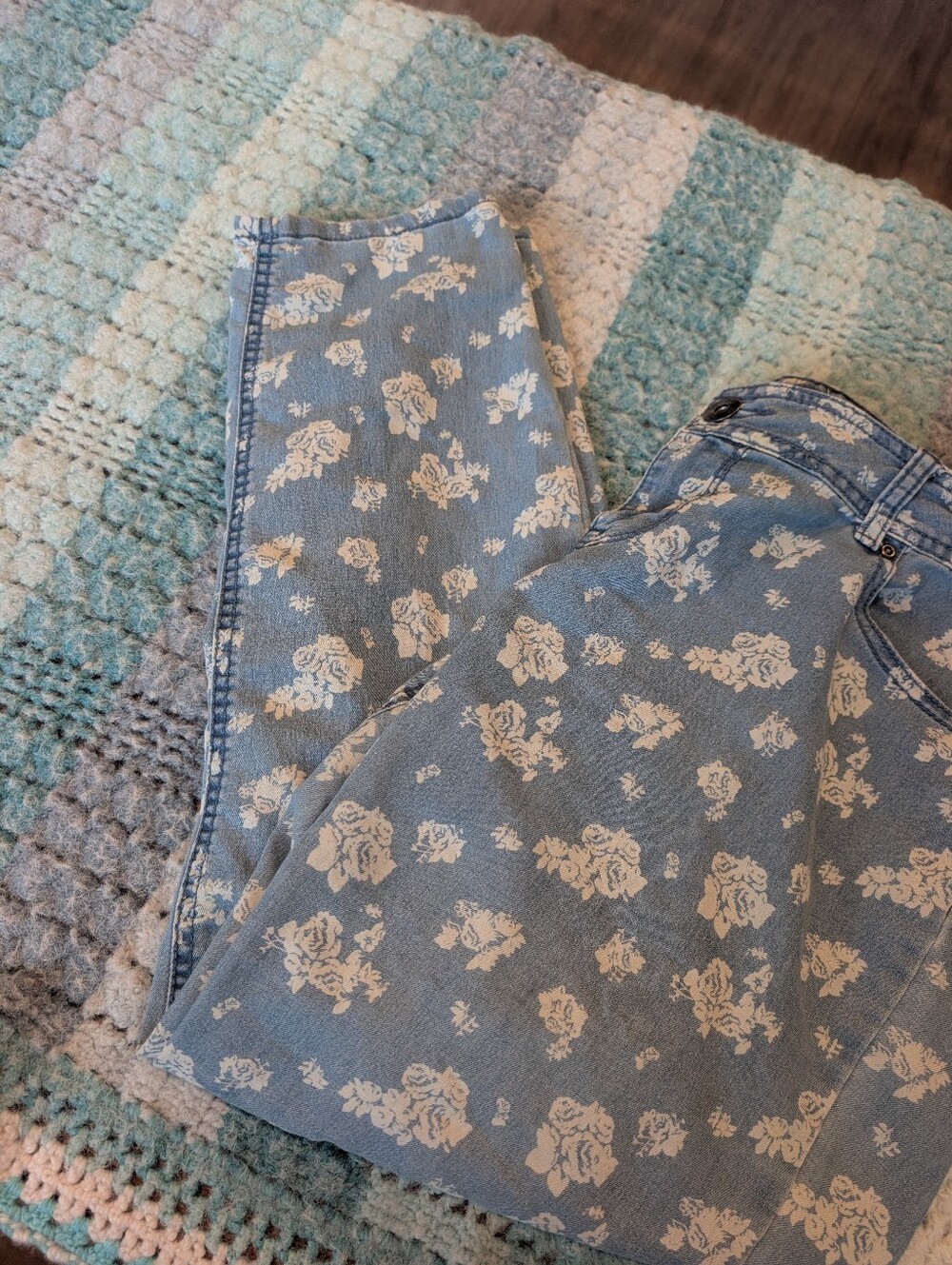 SO Juniors Size 17  Light Blue Floral Straight-Leg Jeans